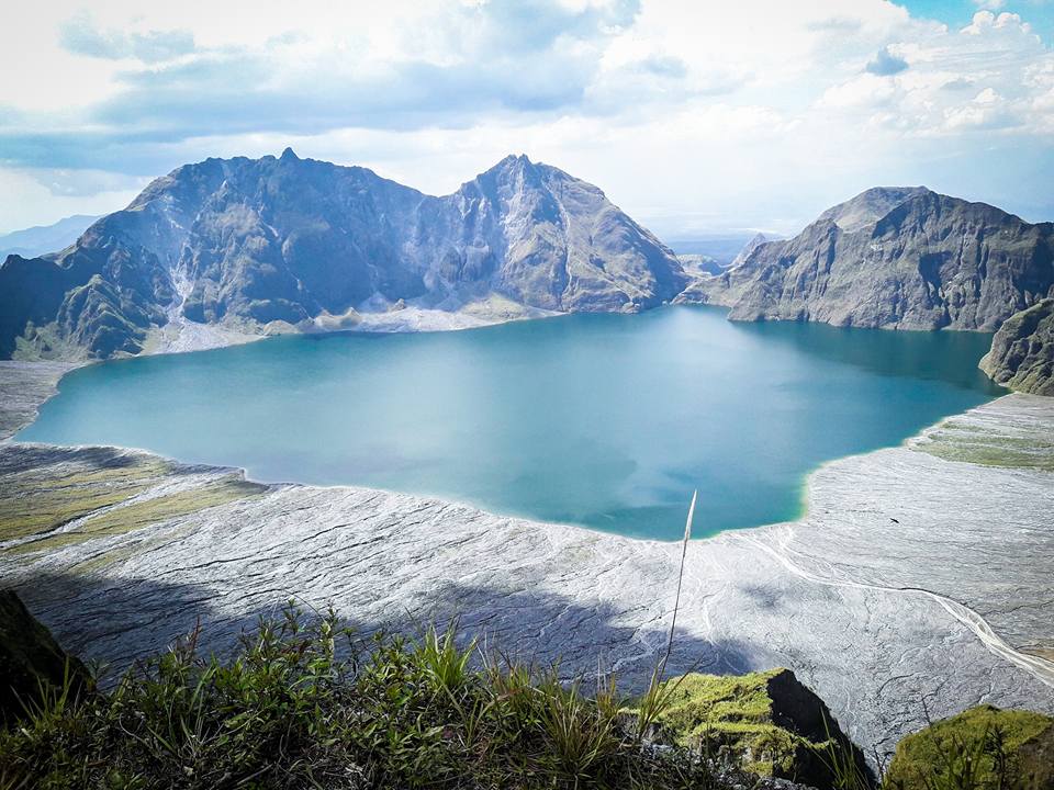 Mt. Pinatubo summit view