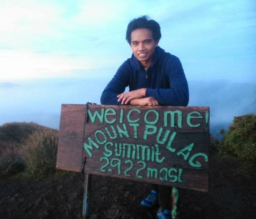 the summit marker of Mt. Pulag