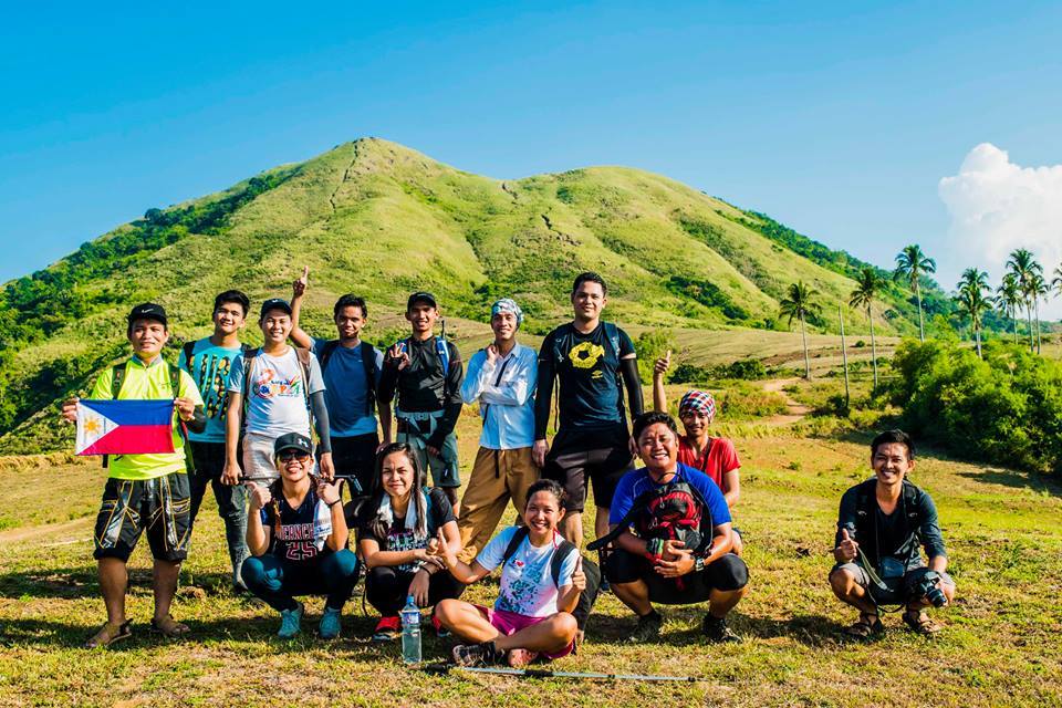 group picture at Mt. Talamitam grassland