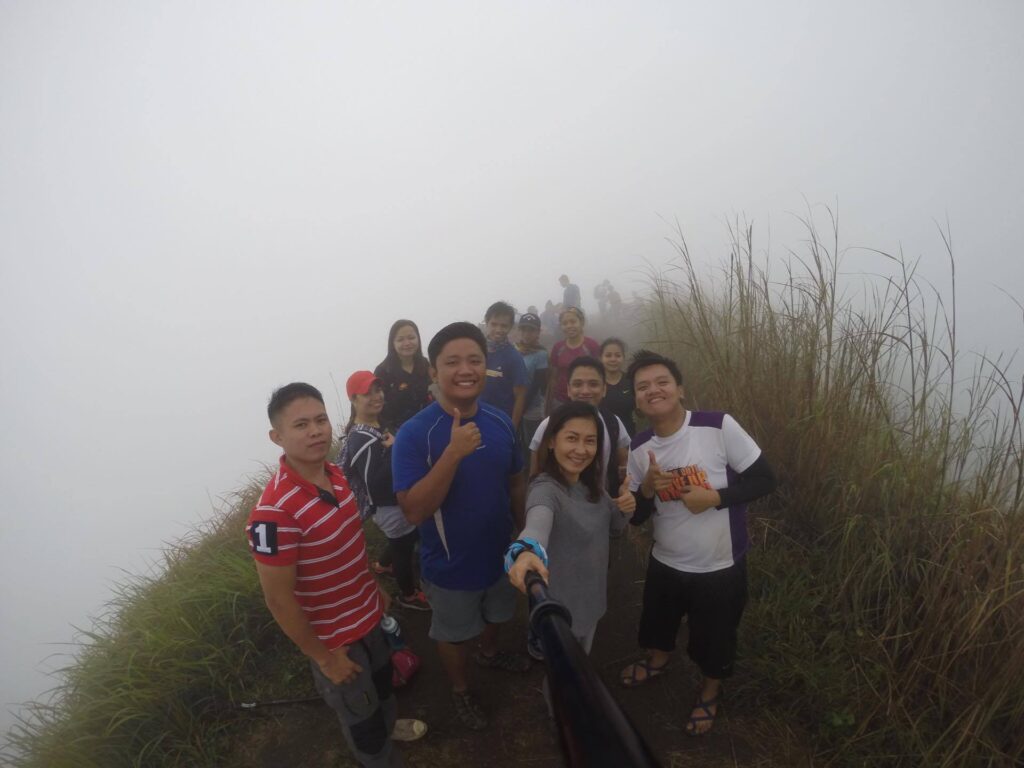 group picture at the summit of Mt. Batulao
