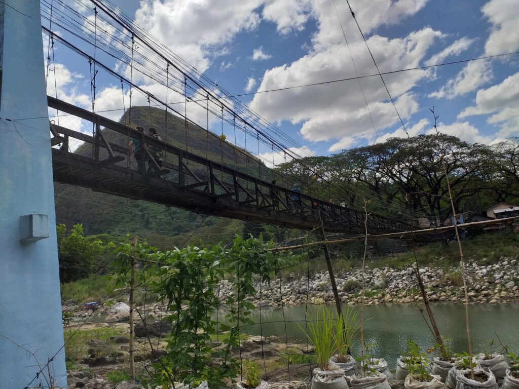 hanging bridge of Mt. Pamitinan