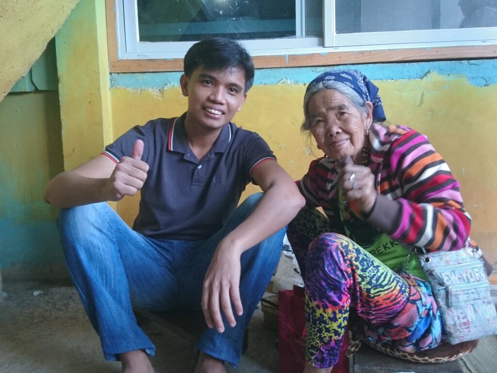 picture taking with Apo Whang-Od