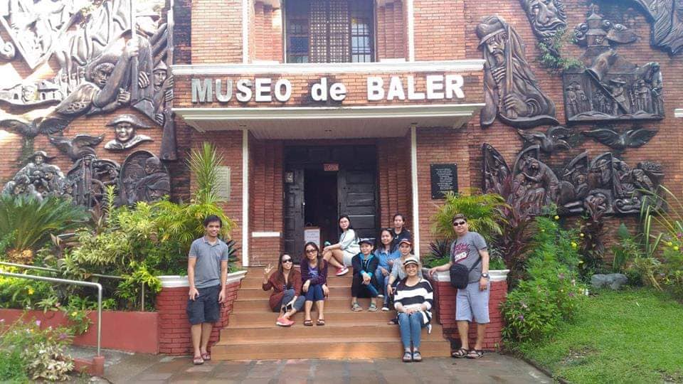 group picture at the Museo de Baler