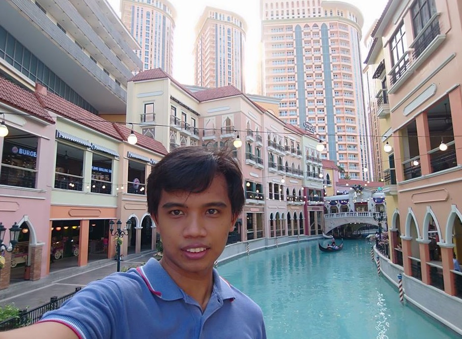 selfie at Venice Grand Canal Mall
