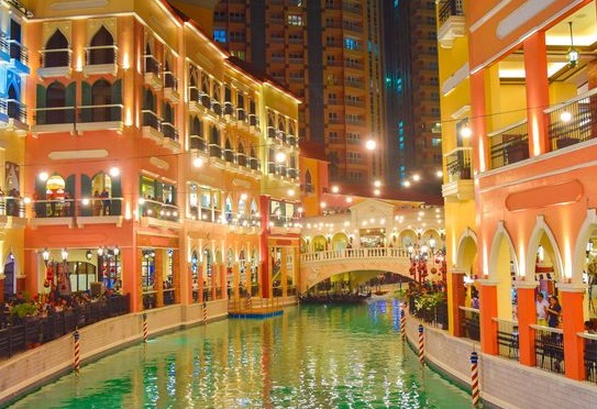 night view at Venice Grand Canal Mall