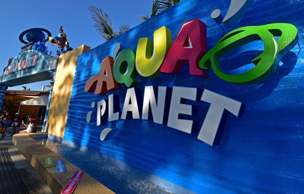 Aqua Planet entrance marker