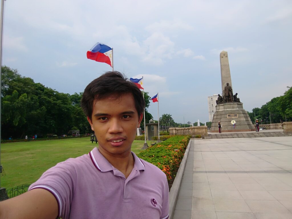 selfie at Rizal Monument