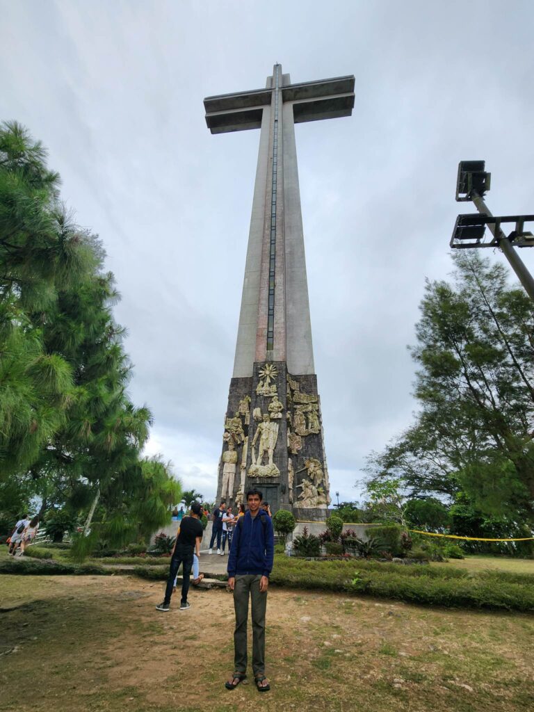 solo picture at Mt. Samat National Shrine
