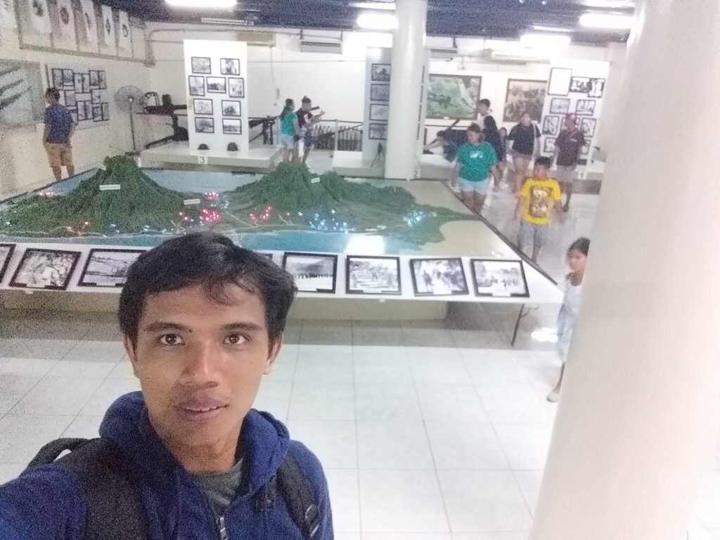 selfie at Mt. Samat war museum