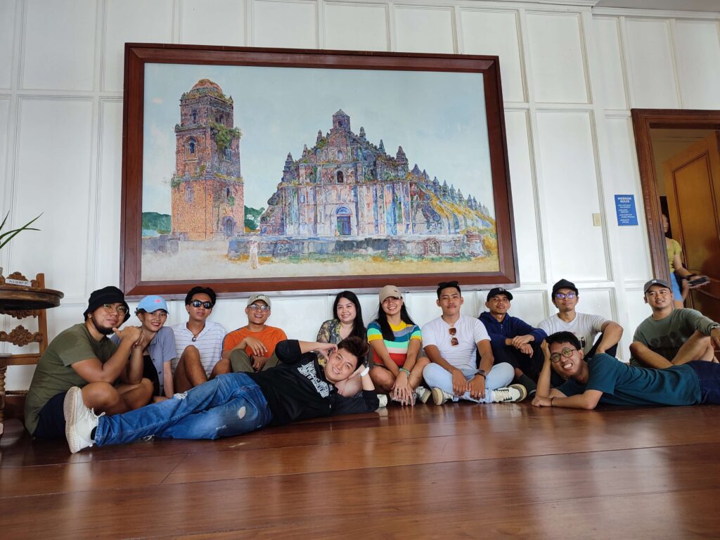 group picture inside the Malacañang of the North
