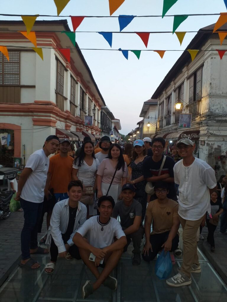 group picture at Calle Crisologo