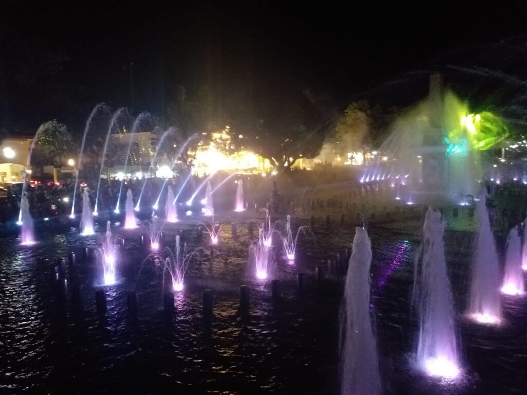 dancing fountain at Plaza Salcedo