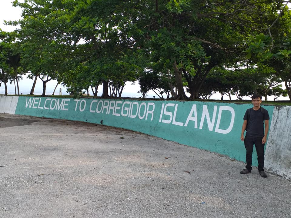solo picture at the Corregidor Island welcome marker