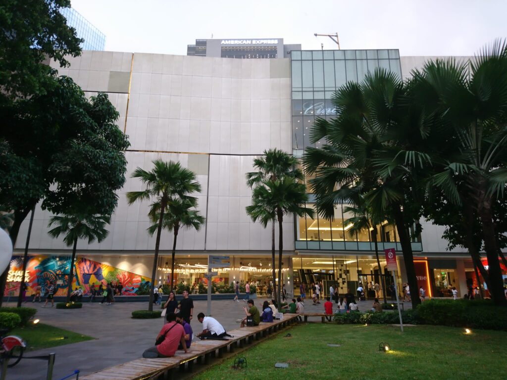outside of the Central Square Mall at Bonifacio High Street 