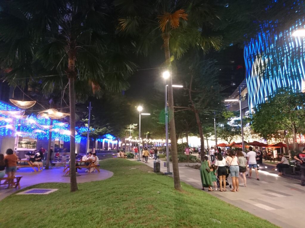 night view at Bonifacio High Street