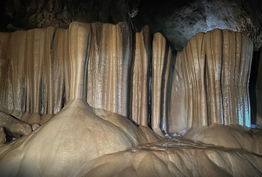 remarkable rock formation in Sumaguing Cave