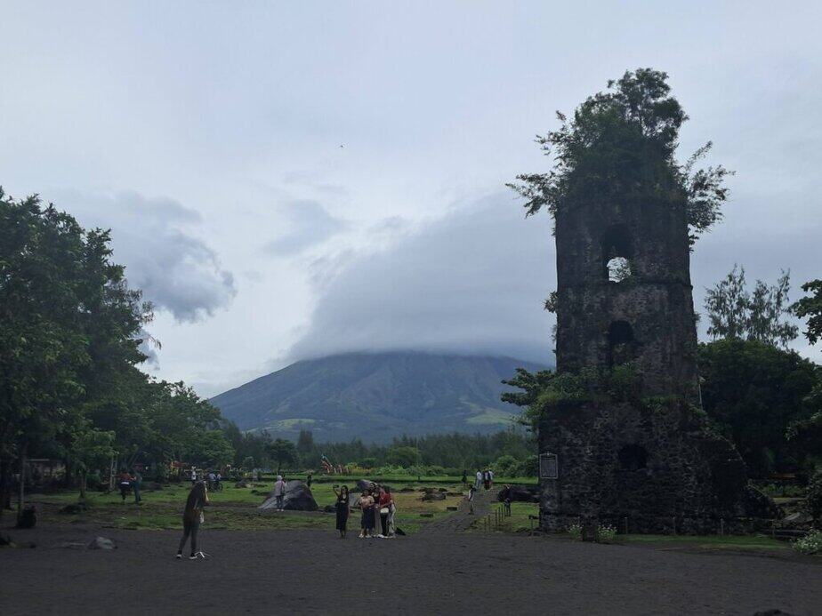 Cagsawa Ruins with Mayon Volcano in the backdrop