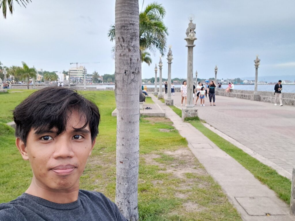selfie at Rizal Boulevard in Dumaguete City