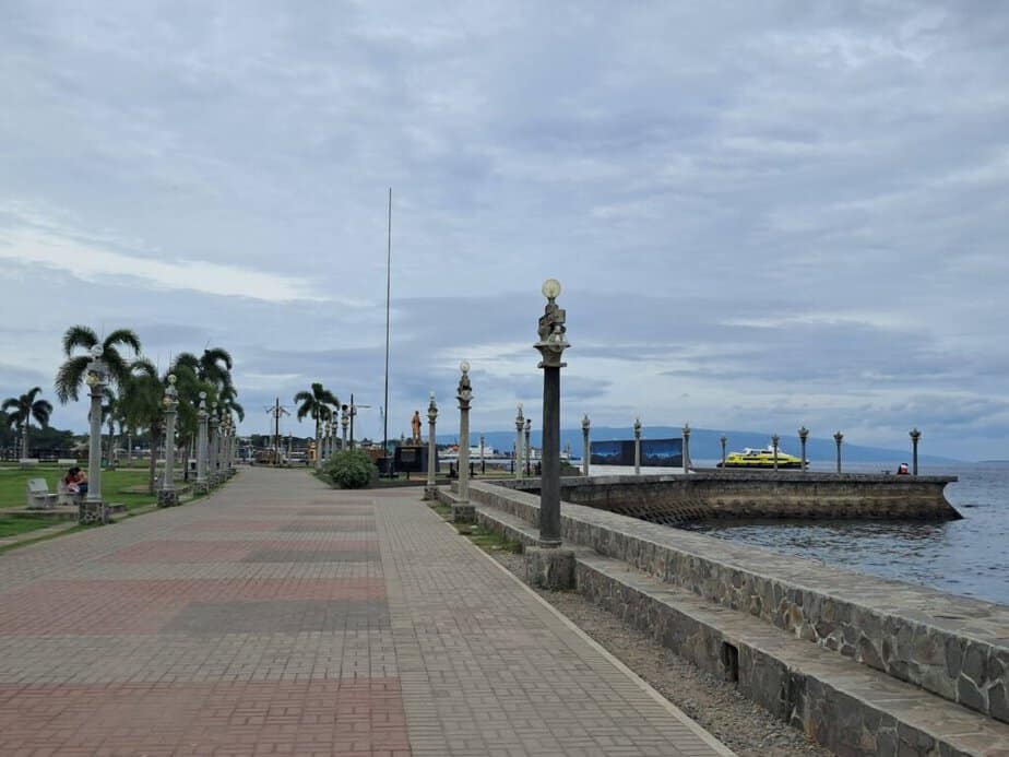 Rizal Boulevard in Dumaguete City